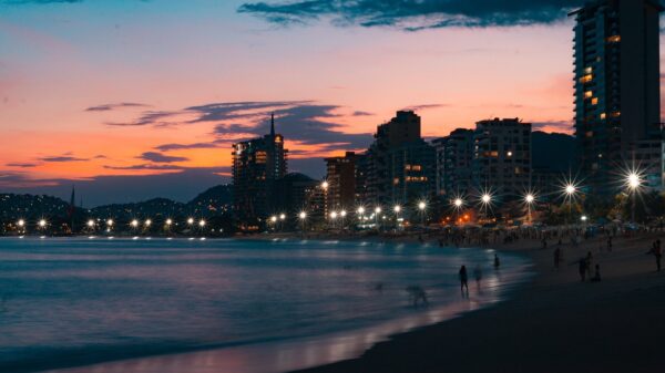 acapulco, beach, sunset-3605307.jpg